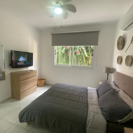 Our Little Hideaway פאהיה